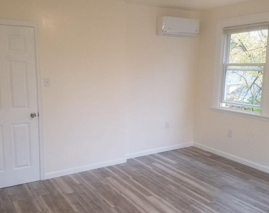 4630 Brooks Street Ne - Photo Thumbnail 10