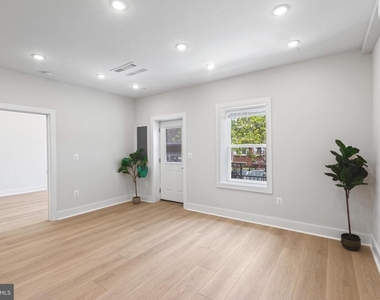 2236 40th Street Nw - Photo Thumbnail 4