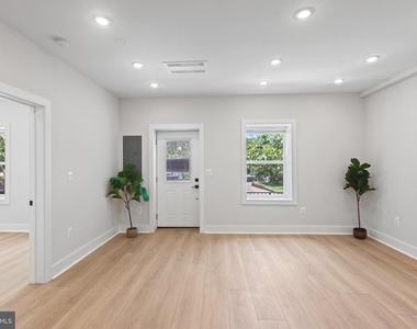 2236 40th Street Nw - Photo Thumbnail 3