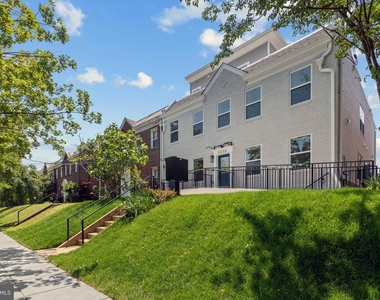 2236 40th Street Nw - Photo Thumbnail 36