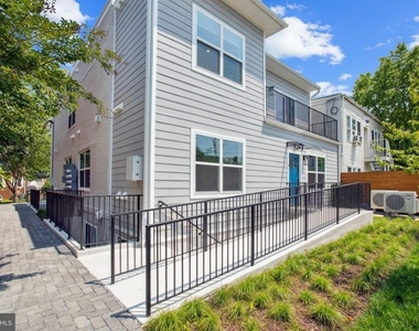 2236 40th Street Nw - Photo Thumbnail 21