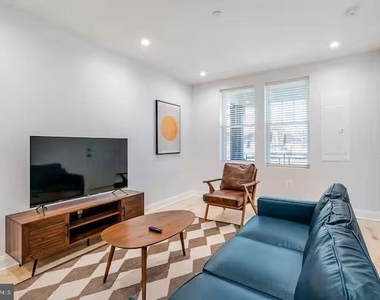 1331 Queen Street Ne - Photo Thumbnail 16