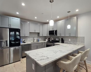 1331 Queen Street Ne - Photo Thumbnail 9