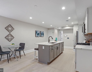 1310 Vermont Avenue Nw - Photo Thumbnail 3