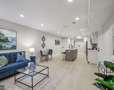 1310 Vermont Avenue Nw - Photo Thumbnail 2