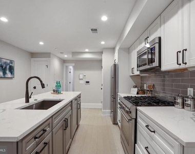 1310 Vermont Avenue Nw - Photo Thumbnail 4