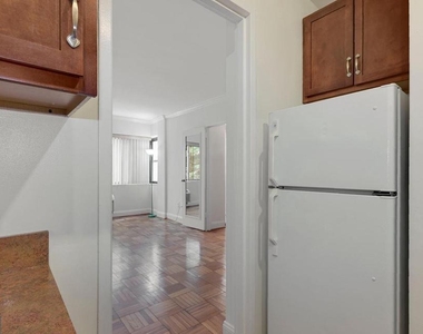 2141 I Street Nw - Photo Thumbnail 3