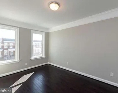 465 Luray Place Nw - Photo Thumbnail 1