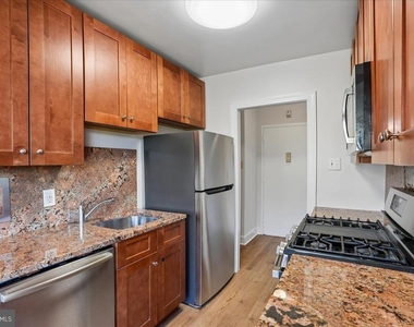 4000 Tunlaw Road Nw - Photo Thumbnail 9
