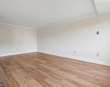 4000 Tunlaw Road Nw - Photo Thumbnail 7