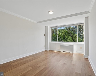 4000 Tunlaw Road Nw - Photo Thumbnail 13