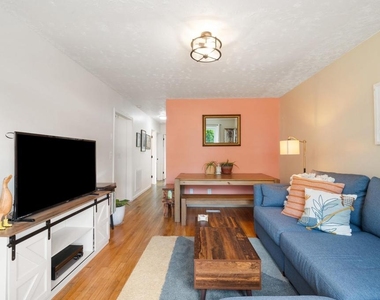 105 Hartmans Mill Rd - Photo Thumbnail 3