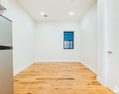 115 Roebling Street - Photo Thumbnail 2