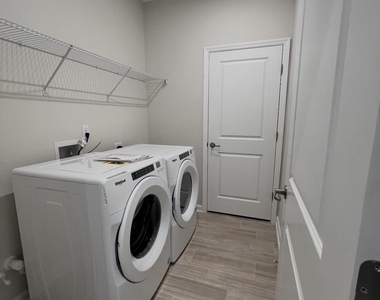 2876 Bella Terra Loop - Photo Thumbnail 15