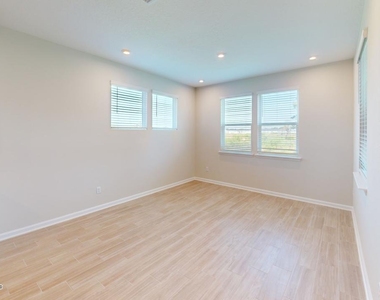 2876 Bella Terra Loop - Photo Thumbnail 13