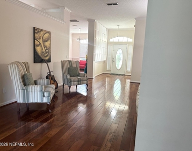 1932 Lyndhurst Drive - Photo Thumbnail 2