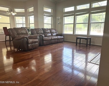 1932 Lyndhurst Drive - Photo Thumbnail 6