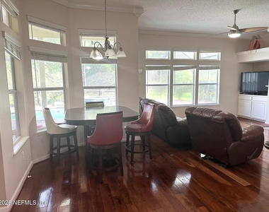 1932 Lyndhurst Drive - Photo Thumbnail 5