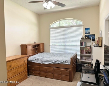 1932 Lyndhurst Drive - Photo Thumbnail 16