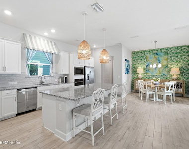 185 Park Center Avenue - Photo Thumbnail 1