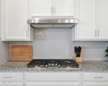 185 Park Center Avenue - Photo Thumbnail 14