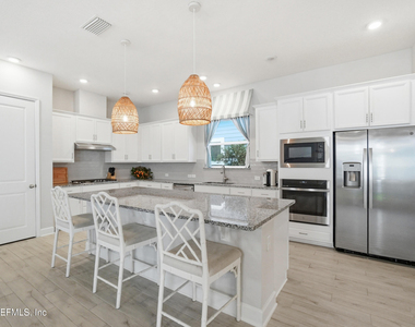 185 Park Center Avenue - Photo Thumbnail 11