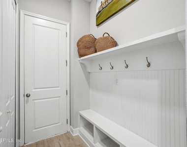 185 Park Center Avenue - Photo Thumbnail 23