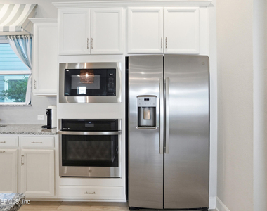185 Park Center Avenue - Photo Thumbnail 12