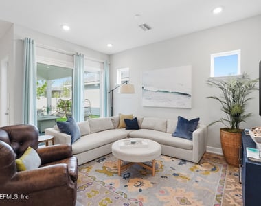 185 Park Center Avenue - Photo Thumbnail 2