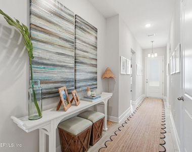 185 Park Center Avenue - Photo Thumbnail 7