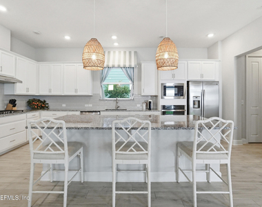 185 Park Center Avenue - Photo Thumbnail 10