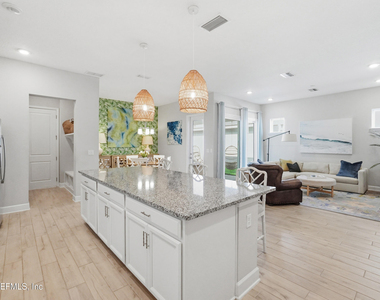 185 Park Center Avenue - Photo Thumbnail 15