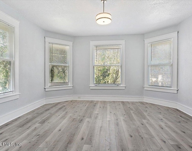 2142 Park Street - Photo Thumbnail 4