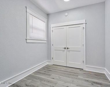 2142 Park Street - Photo Thumbnail 6