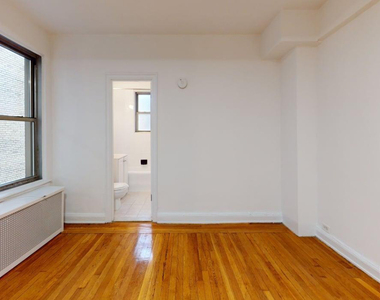 East 38th Street - Photo Thumbnail 5