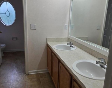5260 Collins Road - Photo Thumbnail 8