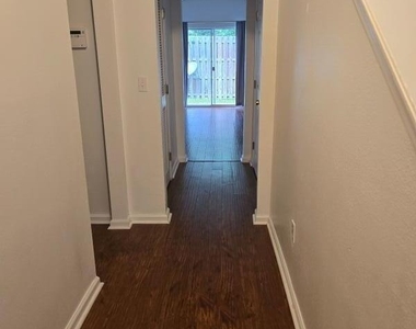 5260 Collins Road - Photo Thumbnail 5
