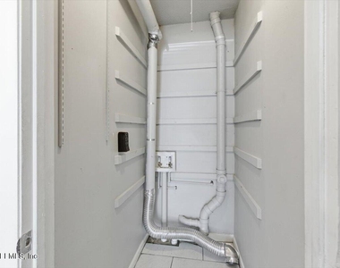 3307 Mayflower Street - Photo Thumbnail 7