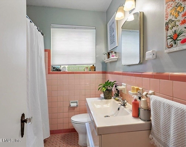 4527 Peachtree Circle E - Photo Thumbnail 12