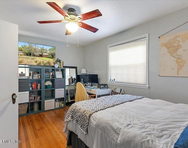 4527 Peachtree Circle E - Photo Thumbnail 10
