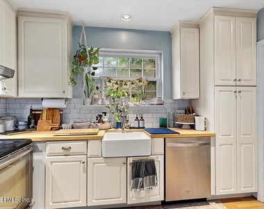 4527 Peachtree Circle E - Photo Thumbnail 4