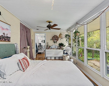 4527 Peachtree Circle E - Photo Thumbnail 9