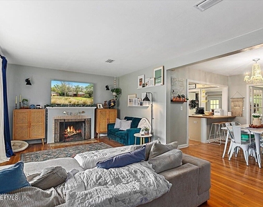 4527 Peachtree Circle E - Photo Thumbnail 2