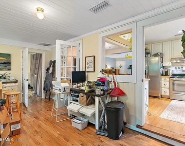 4527 Peachtree Circle E - Photo Thumbnail 7