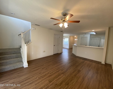 8550 Argyle Business Loop - Photo Thumbnail 4