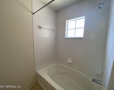 8550 Argyle Business Loop - Photo Thumbnail 16