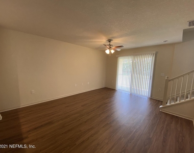8550 Argyle Business Loop - Photo Thumbnail 3
