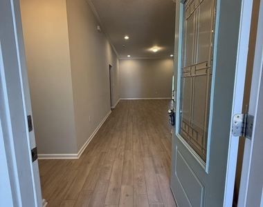 103 Granite City Avenue - Photo Thumbnail 1