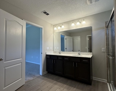 103 Granite City Avenue - Photo Thumbnail 9