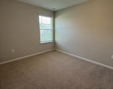 103 Granite City Avenue - Photo Thumbnail 14